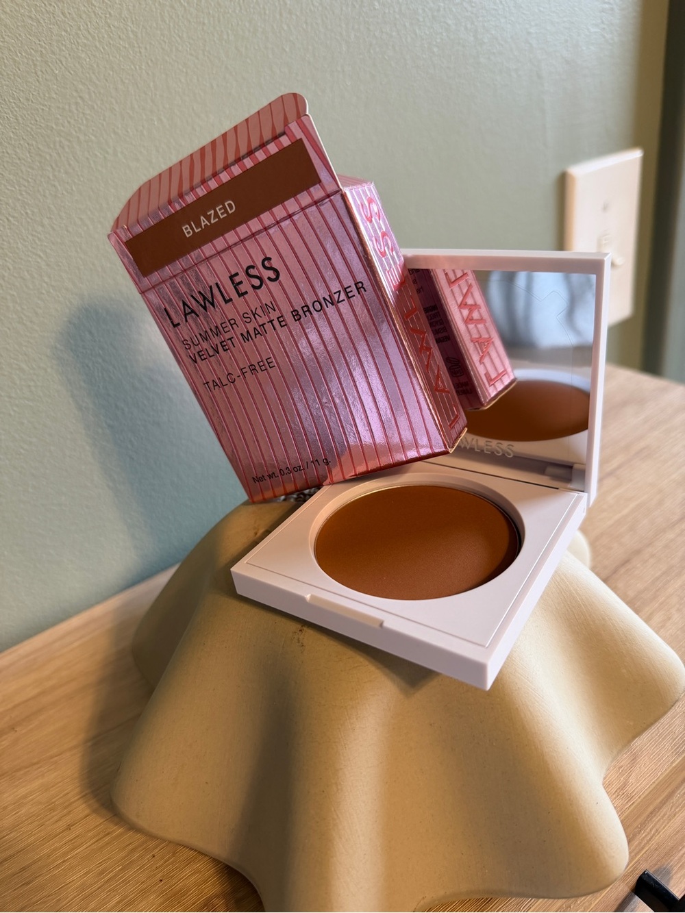 LAWLESS Blazed Velvet Matte Bronzer - Warm Tan